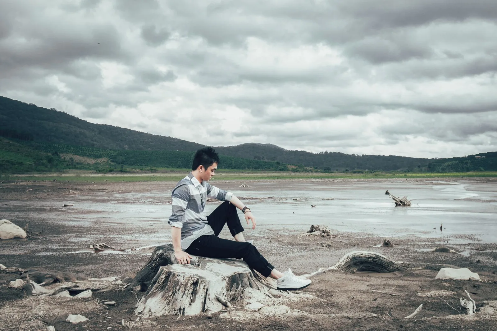 how to travel solo